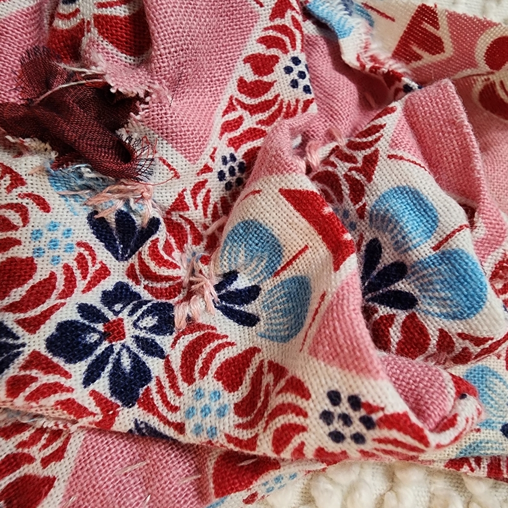 JABOT Slow Stitching 💞🩷🩷🩷BOW IN  FEEDSACK  TEXTILE NWT - Picture 8 of 16